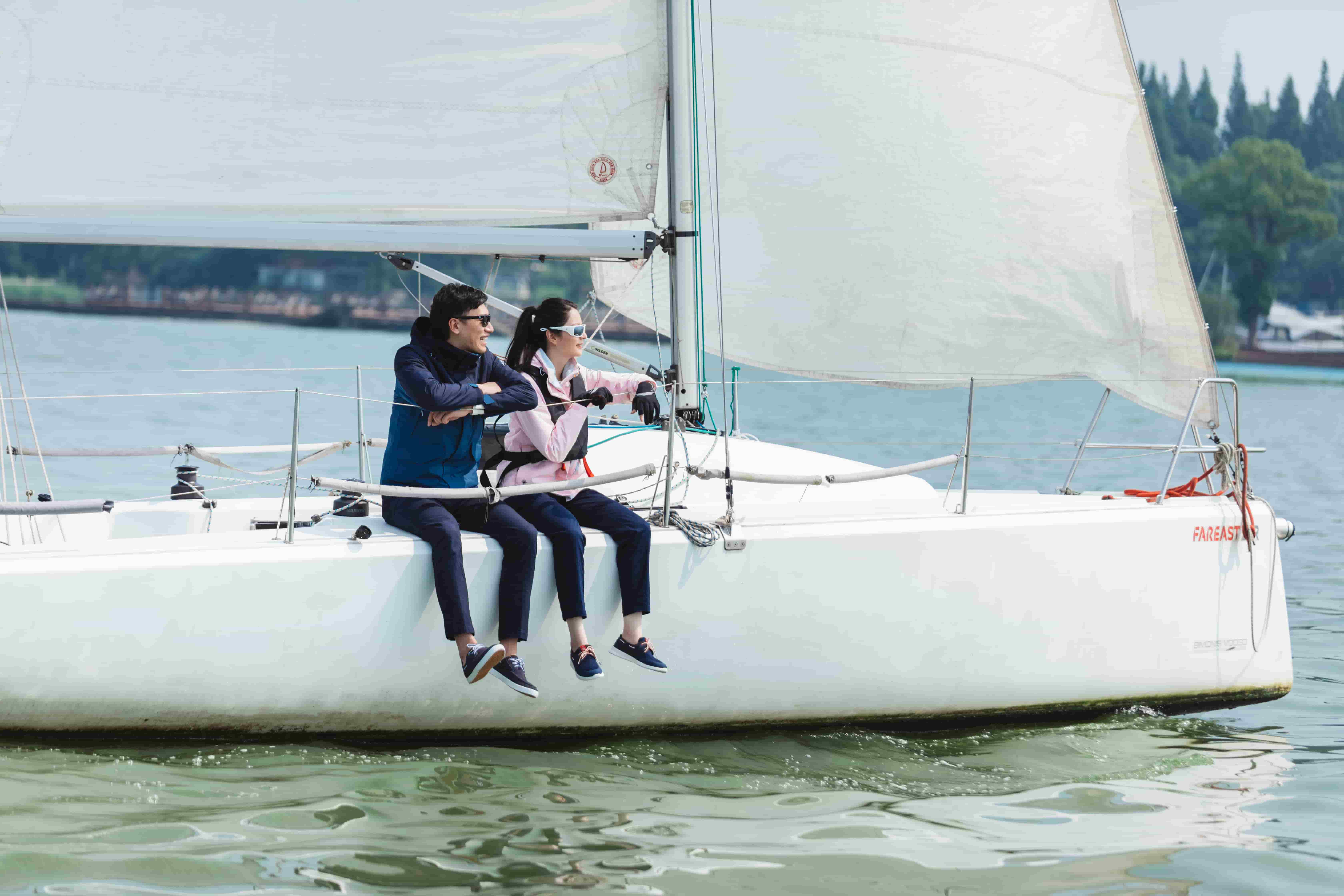 6 Beginner Sailing Tips